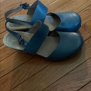 Dansko Thea Blue Leather shoes